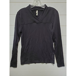 AMK Jackson Hole WY form fitting womens size M black long sleeve t shirt shawl